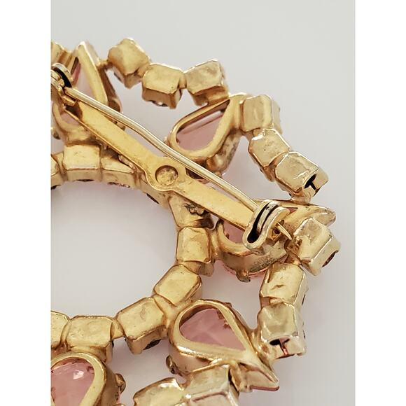 Vintage Mid-Century Aurora Borealis and Pink Rhinestone Wreath Brooch - Picture 5 of 6